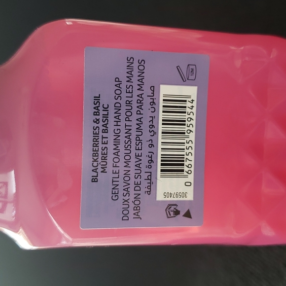 🥳3/20🥳White Barn / Bath & Body Works BLACKBERRIES & BASIL Foaming Hand Soap - Picture 4 of 6